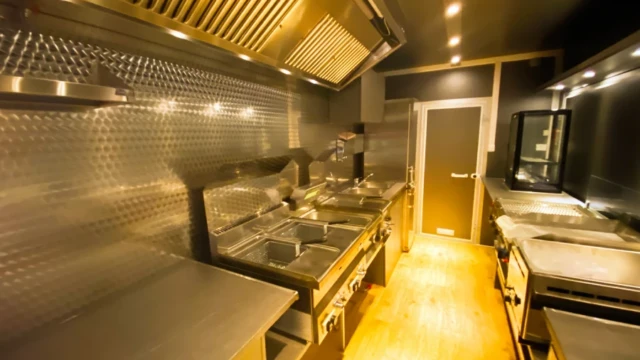 Foodtrucks Verkaufsfahrzeuge 40 Foodtrucks Verkaufsfahrzeuge kaufen (10)