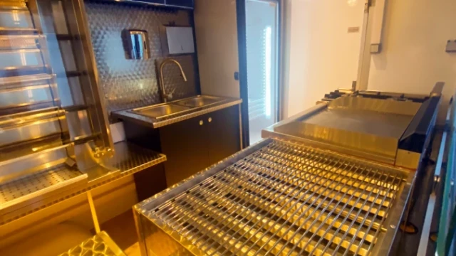 Foodtrucks Verkaufsfahrzeuge 29 Foodtrucks Verkaufsfahrzeuge kaufen (8)