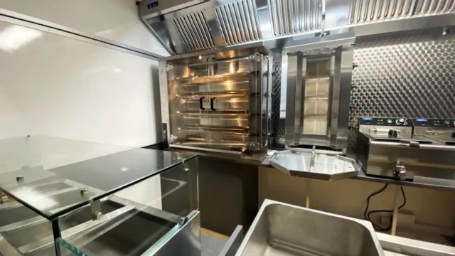 Rent food trailer 44 Chicken Imperial Foodtrailer Sale Vehicle 001