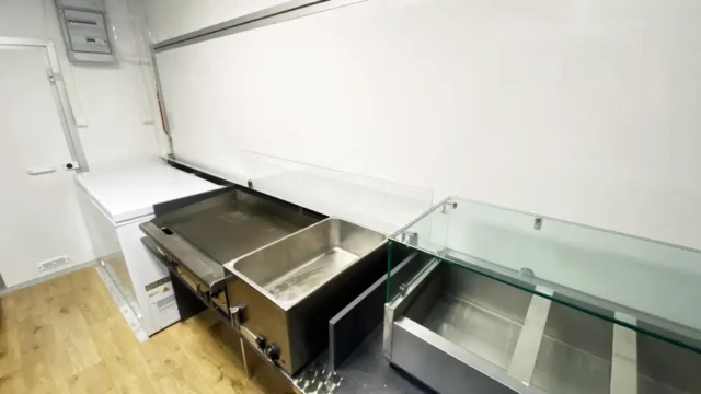 Rent food trailer 65 Chicken Imperial Foodtrailer Sale Vehicle 003