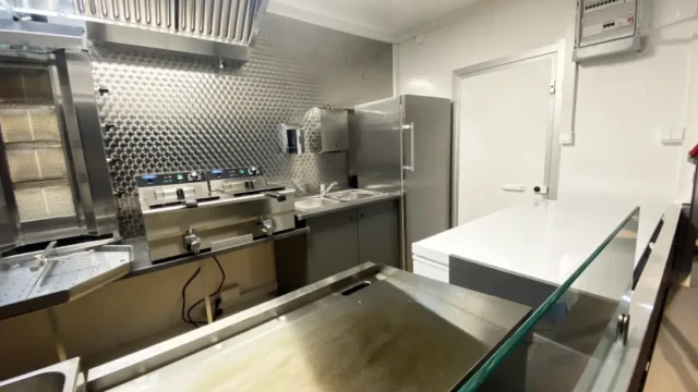 Rent food trailer 63 Chicken Imperial Foodtrailer Sale Vehicle 006