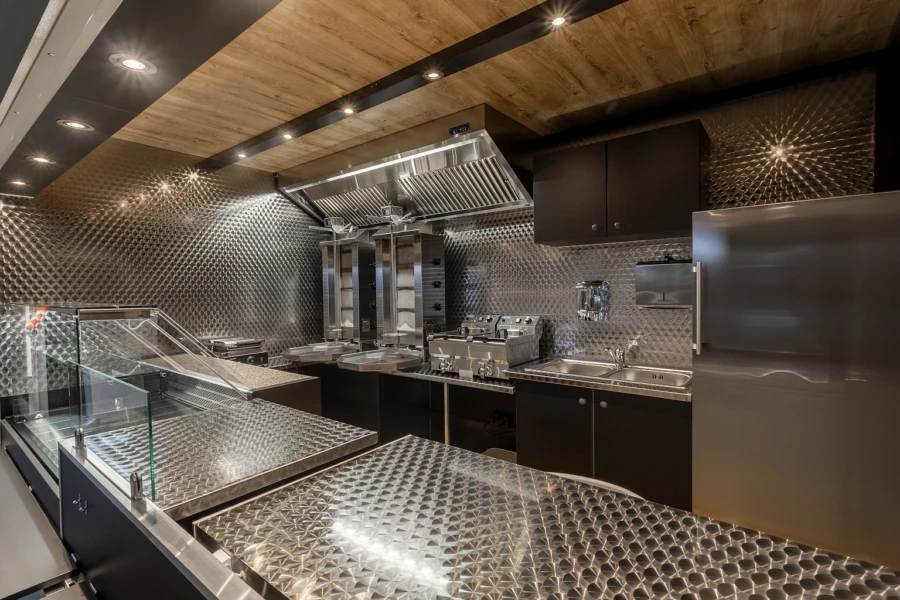 Startseite 27 Gastronomiefahrzeuge Food-Trucks Food Trailer Selbstfahrer