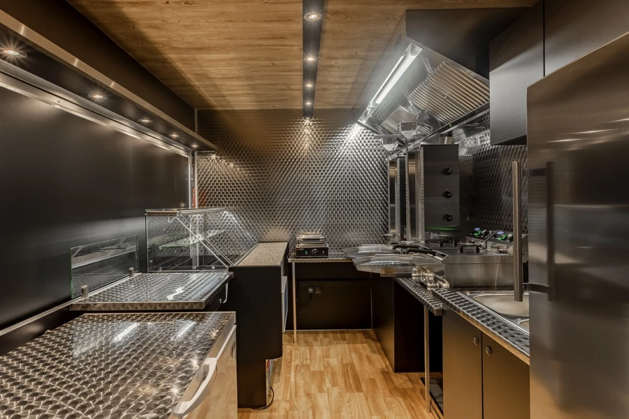 Startseite 25 Gastronomiefahrzeuge Food-Trucks Food Trailer Selbstfahrer