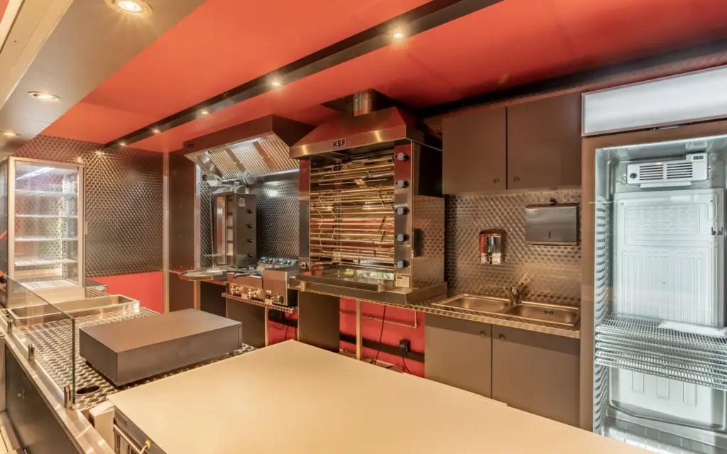 Hähnchenanhänger und - mobile 2 Hähnchenanhänger und - mobile 2052B 01