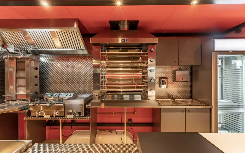 Hähnchenanhänger und - mobile 1 Hähnchenanhänger und - mobile 2052B 02