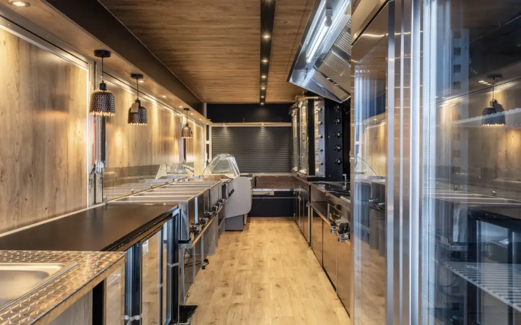 Hähnchenanhänger und - mobile 7 Hähnchenanhänger und - mobile 3578B 05