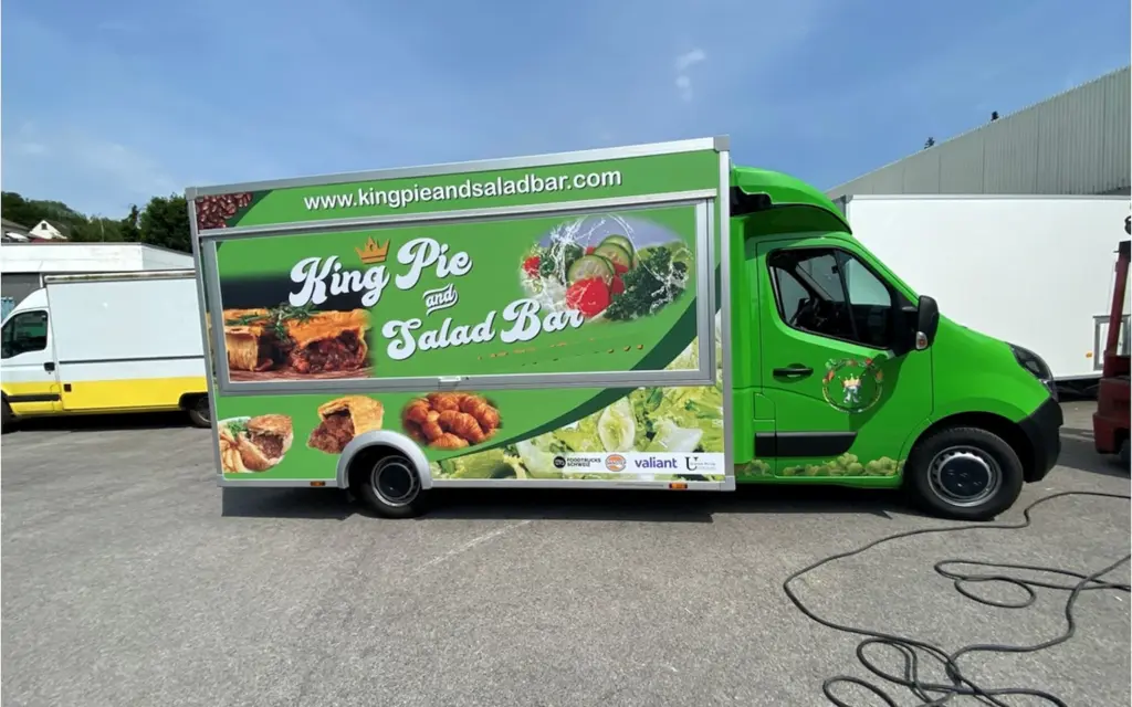 Imbiss-Classic 38 Imbiss Classic Foodtruck 02