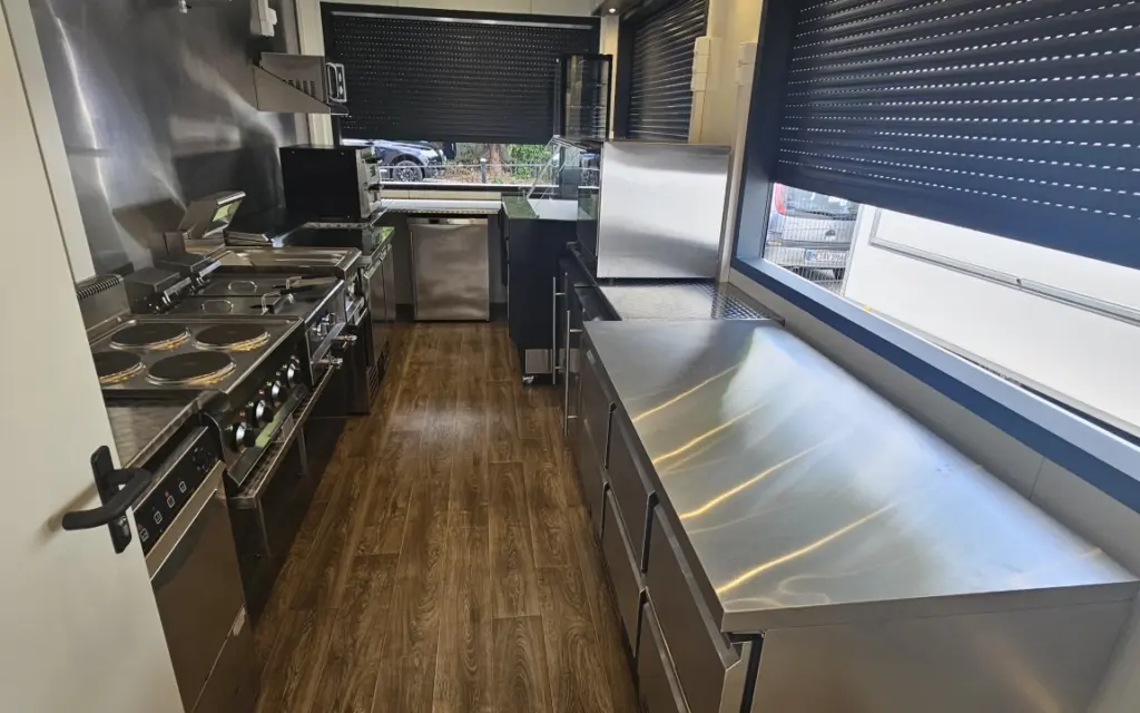 Imbiss Container Foodstation 15 Imbiss Container Foodstation 7 09