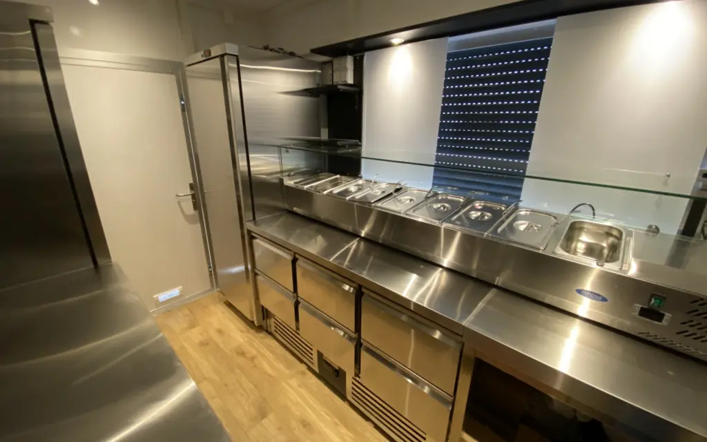 Imbiss Container Foodstation 33 Imbiss Container Hodai 6 01