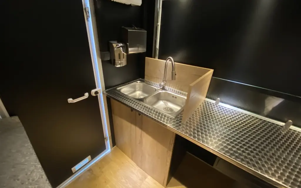 Italienische Küche - la cucina italiana 12 Italienische Köstlichkeiten 2042B Modell 2 01