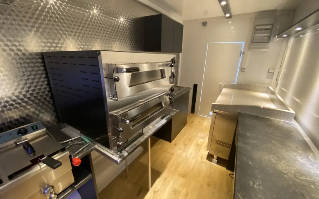 Italienische Küche - la cucina italiana 13 Italienische Köstlichkeiten 2052B Modell 3 04