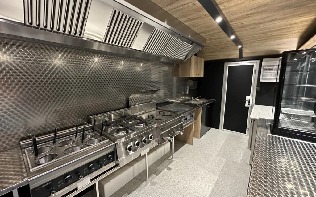 Italienische Küche - la cucina italiana 1 Italienische Köstlichkeiten 2052B Modell 4 04